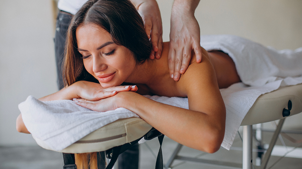 Die besten professionellen, stationären Massageliegen: Modelle, Eigenschaften und Tipps